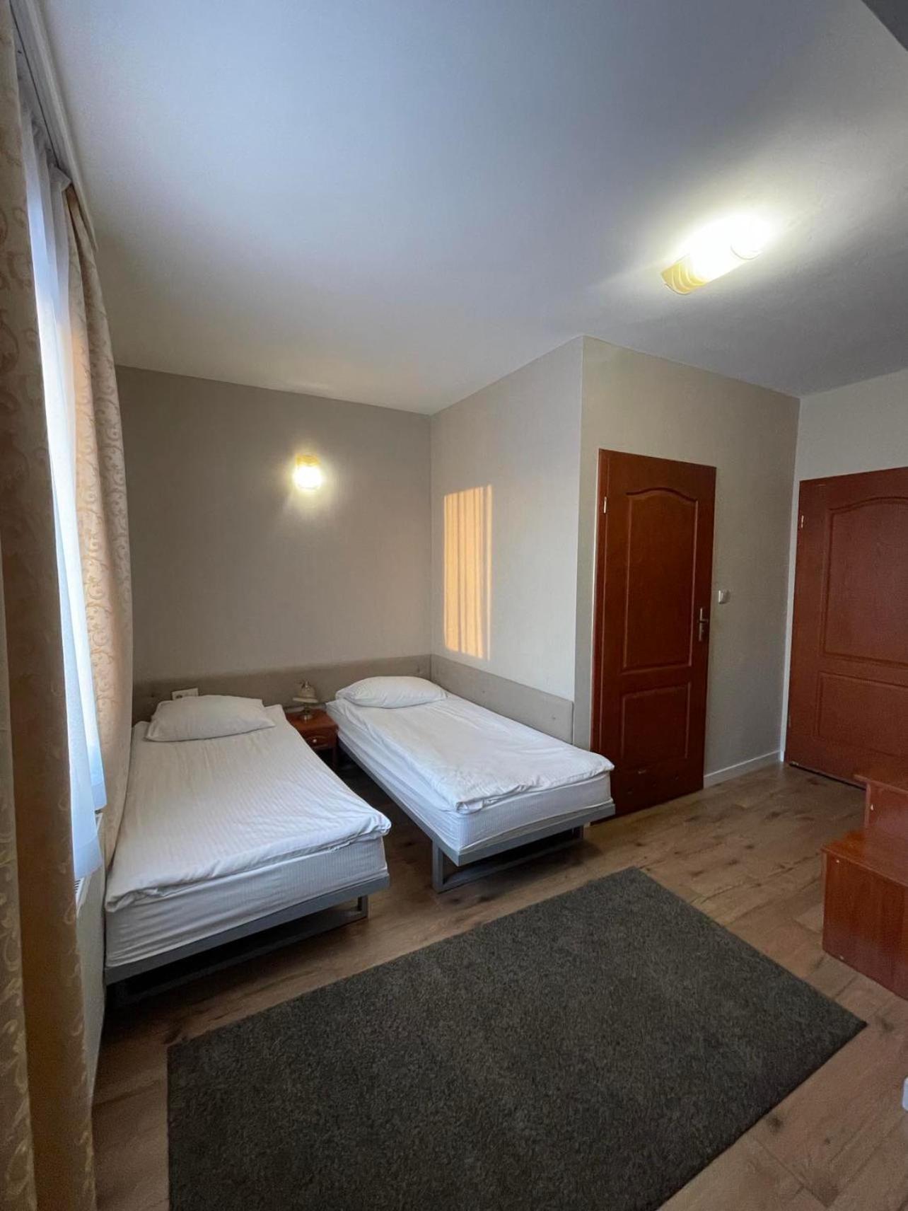 Hotel Arkadia Konskie Esterno foto