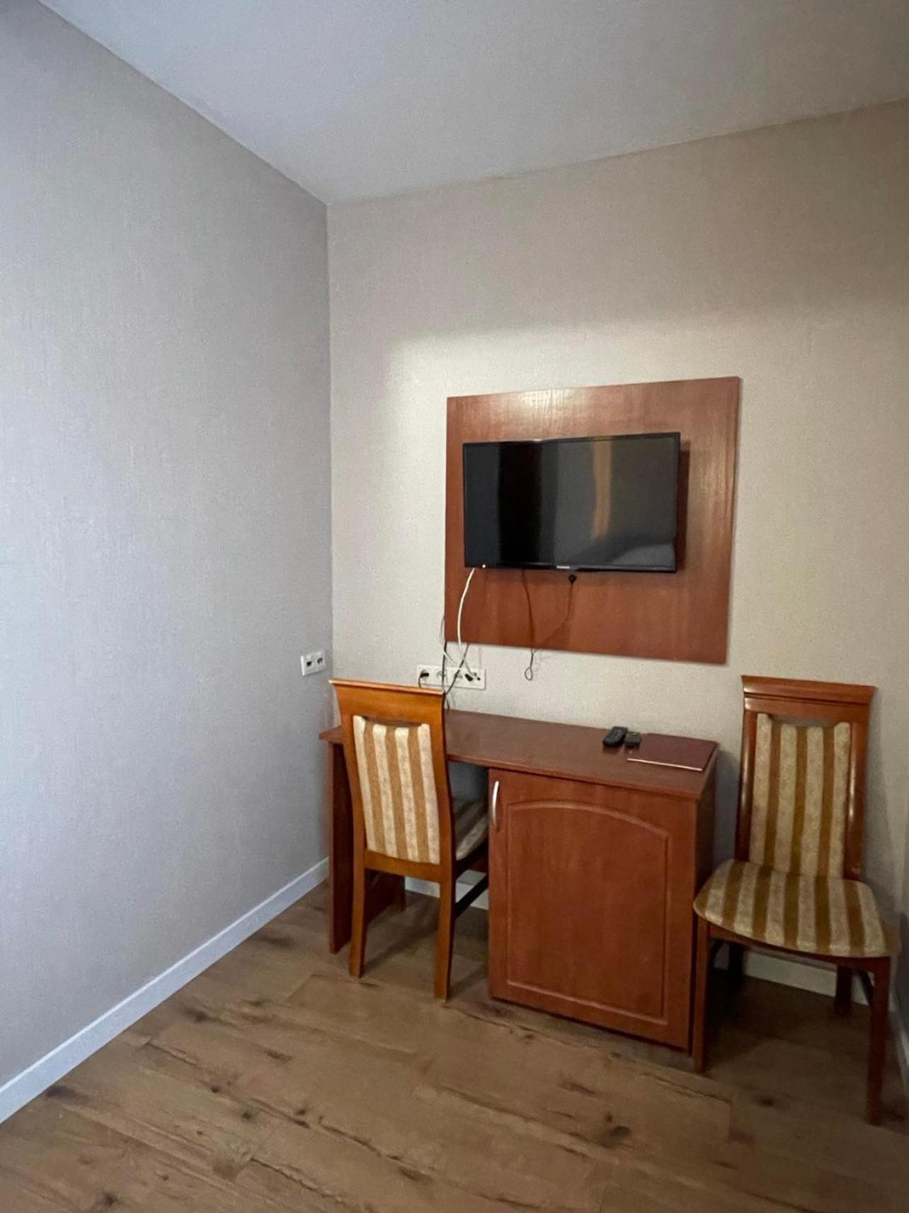 Hotel Arkadia Konskie Esterno foto