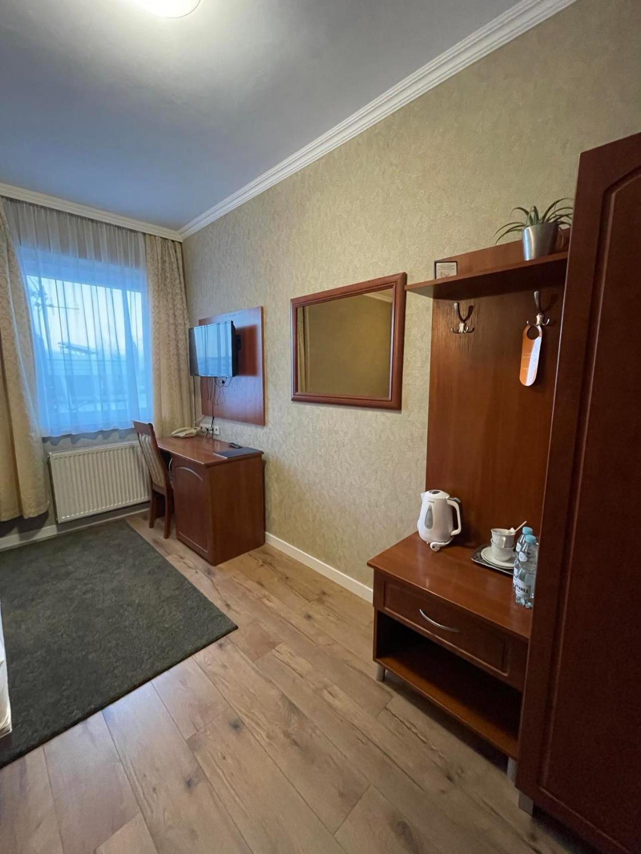 Hotel Arkadia Konskie Esterno foto