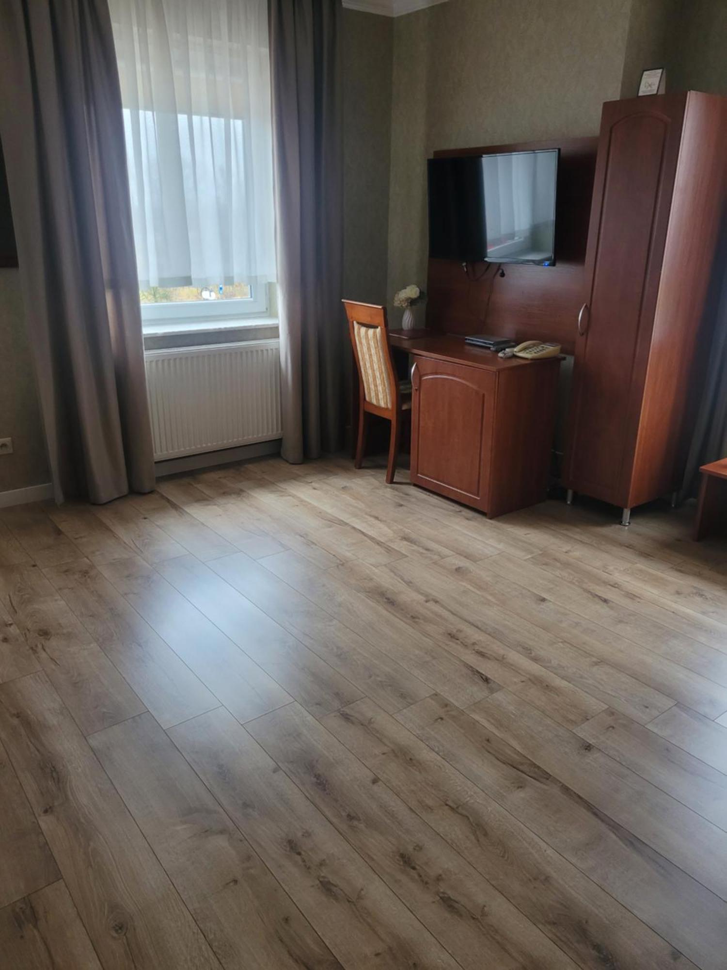 Hotel Arkadia Konskie Esterno foto
